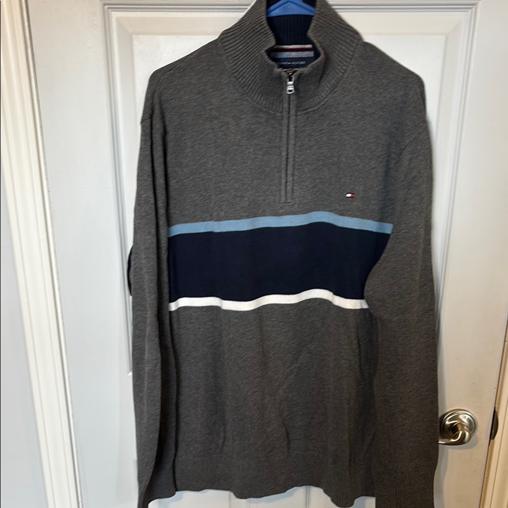 Tommy Hilfiger Men's XL Gray Sweater